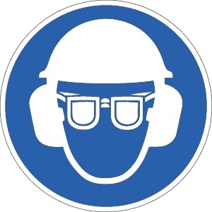 Helm, Sicht- und Gehörschutz tragen